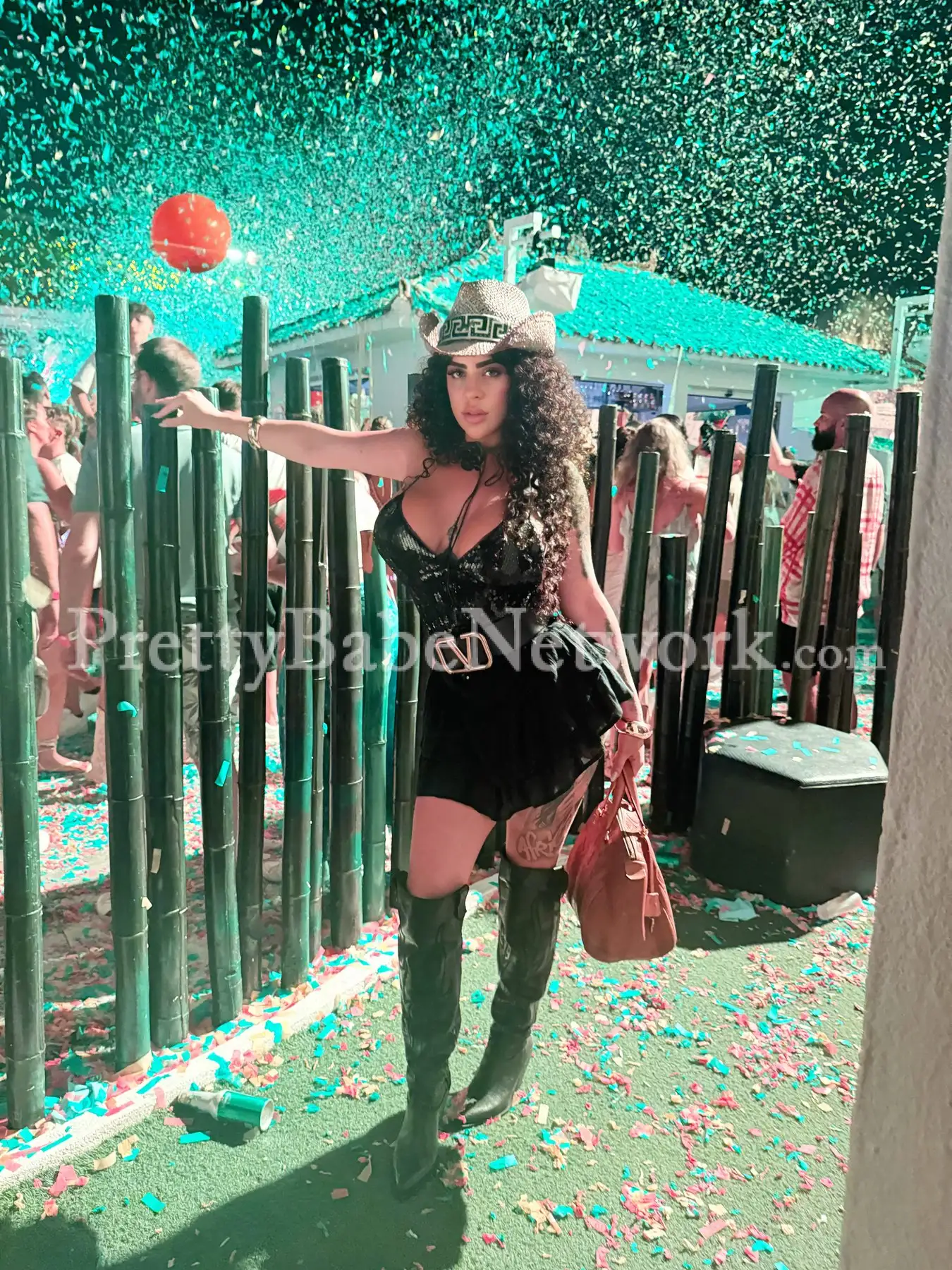 Meet 29-year-old Sexy, Spanish Housewife Escort Laya Fox in Delhi, Uttam Nagar